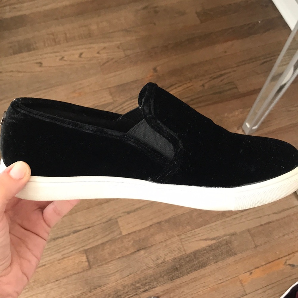 Steve Madden eccentric slide sneaker